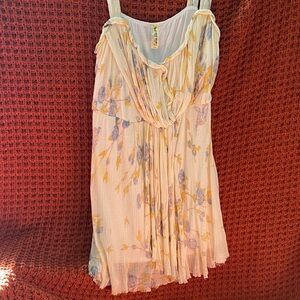 Vintage Free People White Top with Floral Accents